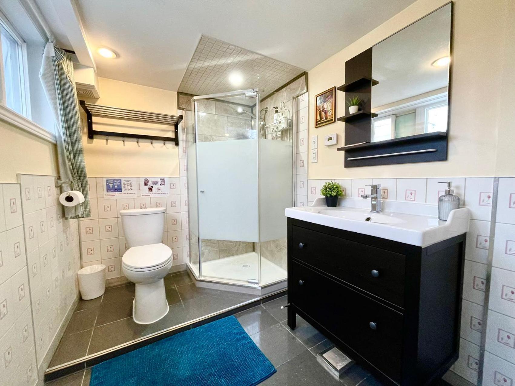Bright&Modern Space Perfect For Couple And Family Step To Public Transit In 多伦多 外观 照片